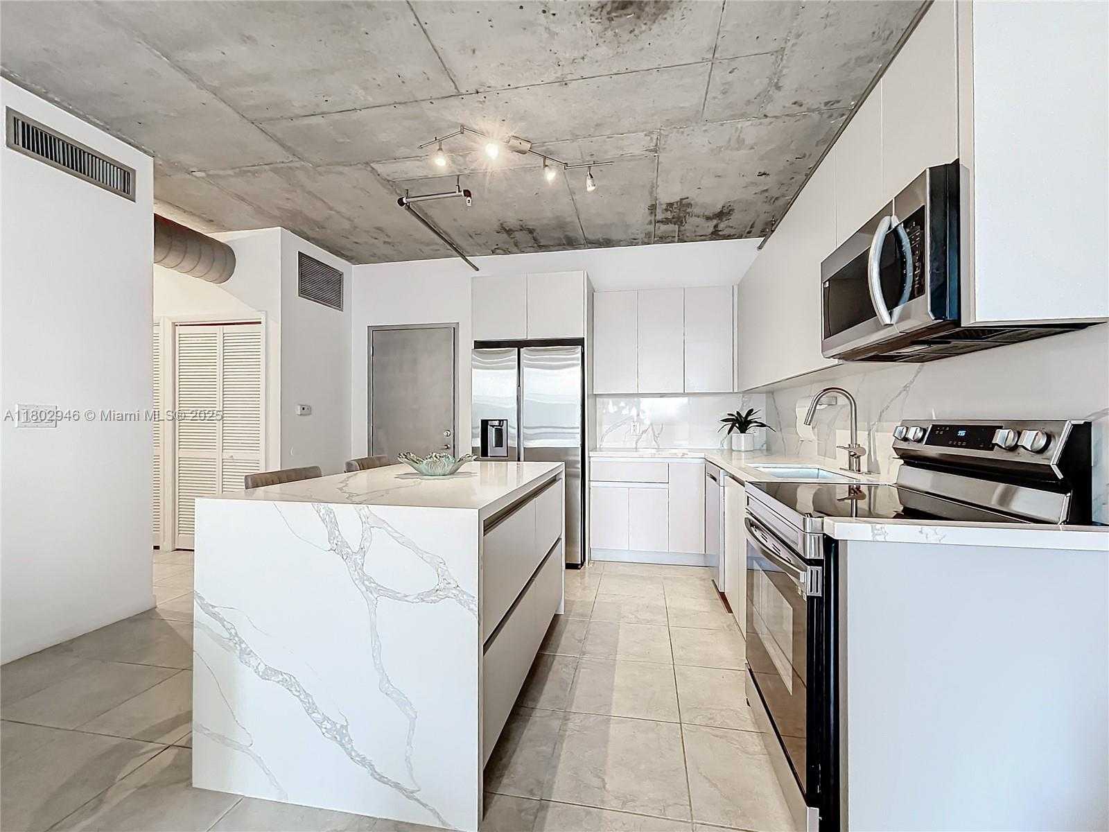 Small Image of 690 SOUTH WEST 1ST CT #1232, Miami Number 8