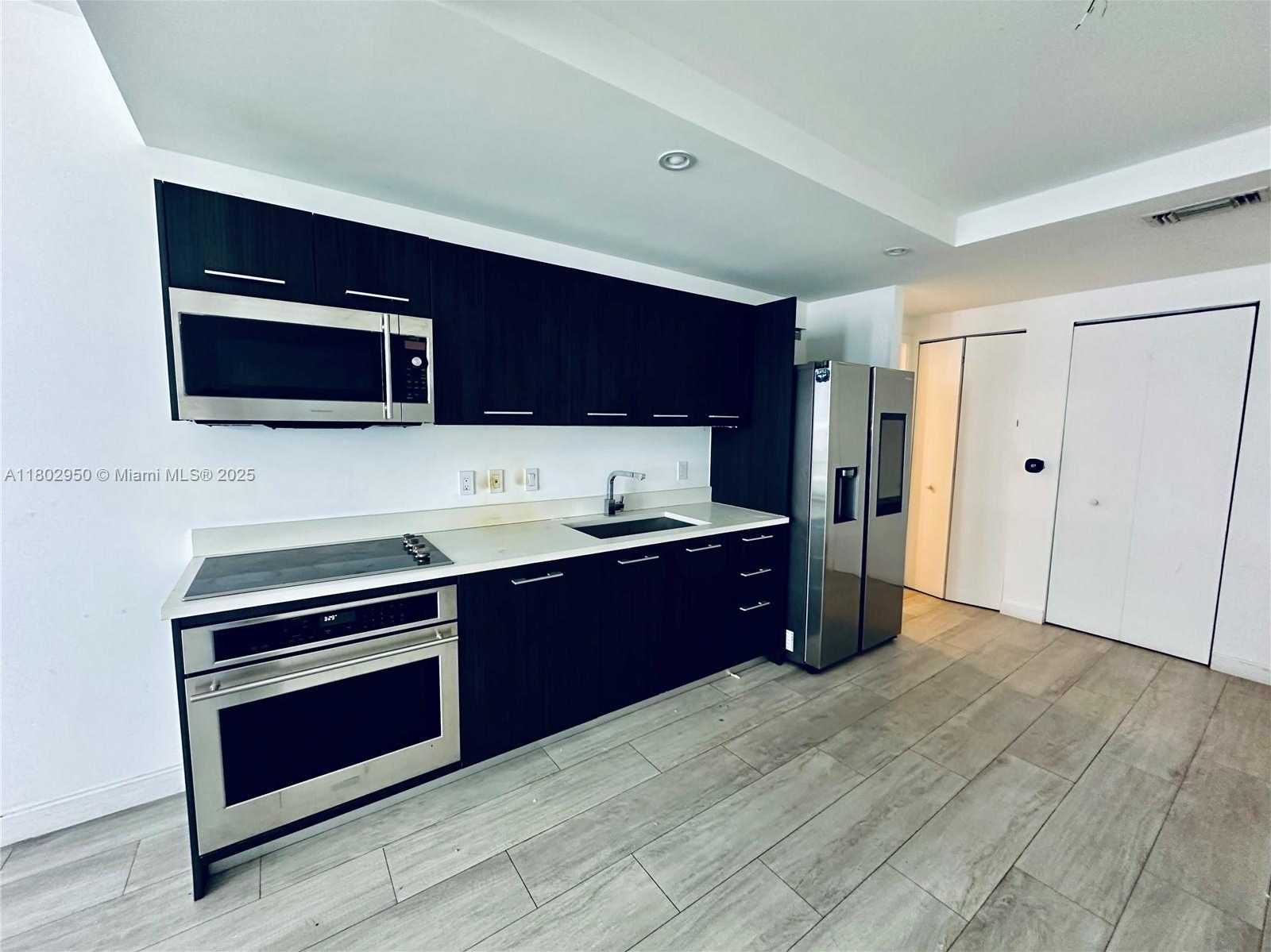 Small Image of 55 SOUTH WEST 9TH ST #3409, Miami Number 2