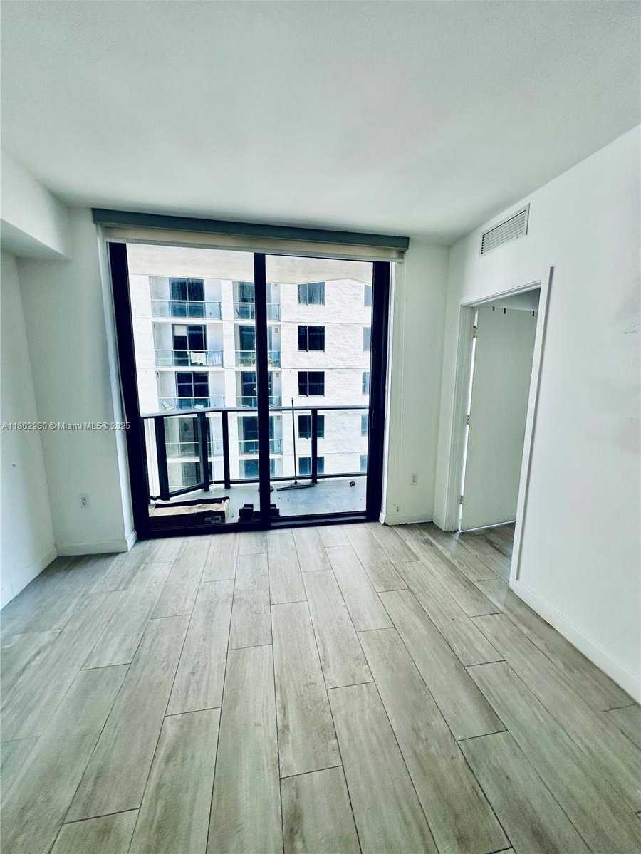 Small Image of 55 SOUTH WEST 9TH ST #3409, Miami Number 3