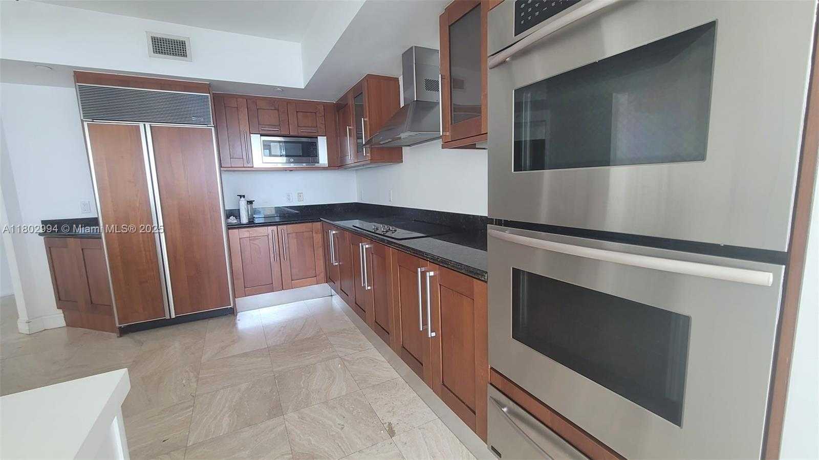 Small Image of 3301 NORTH EAST 183RD ST #1006, Aventura Number 2
