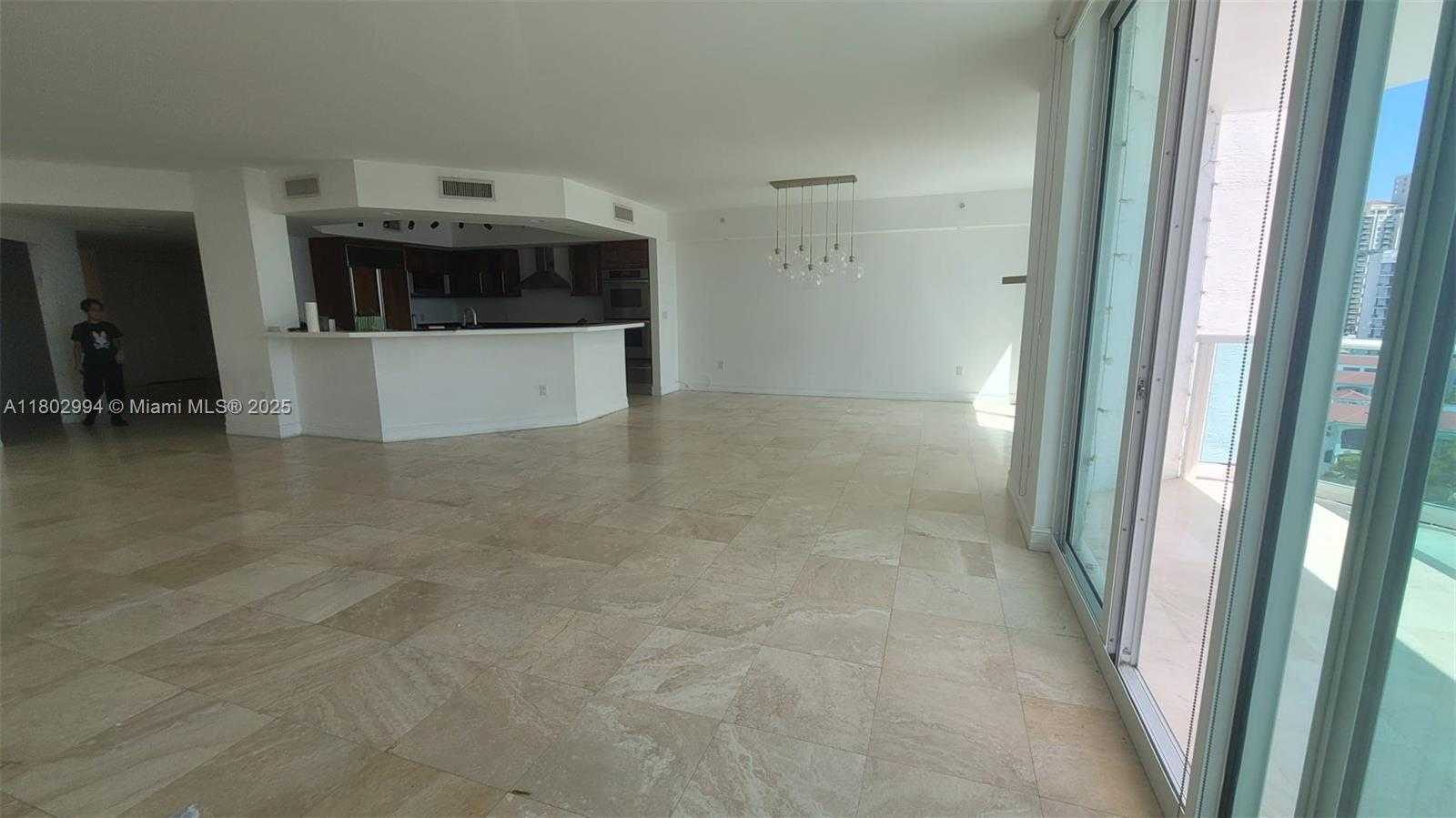 Small Image of 3301 NORTH EAST 183RD ST #1006, Aventura Number 4