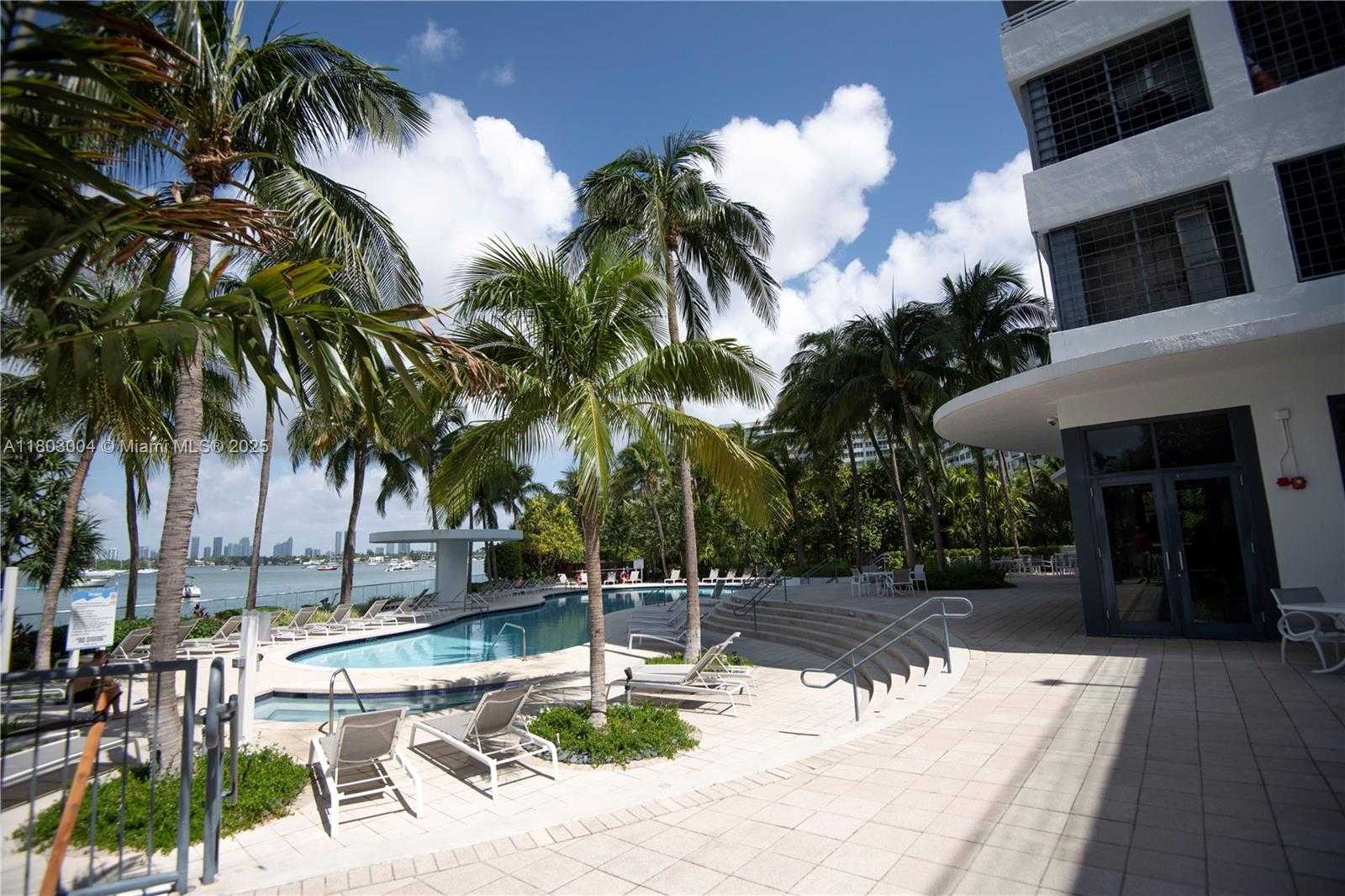 Small Image of 1330 WEST AVE #803, Miami Beach Number 10