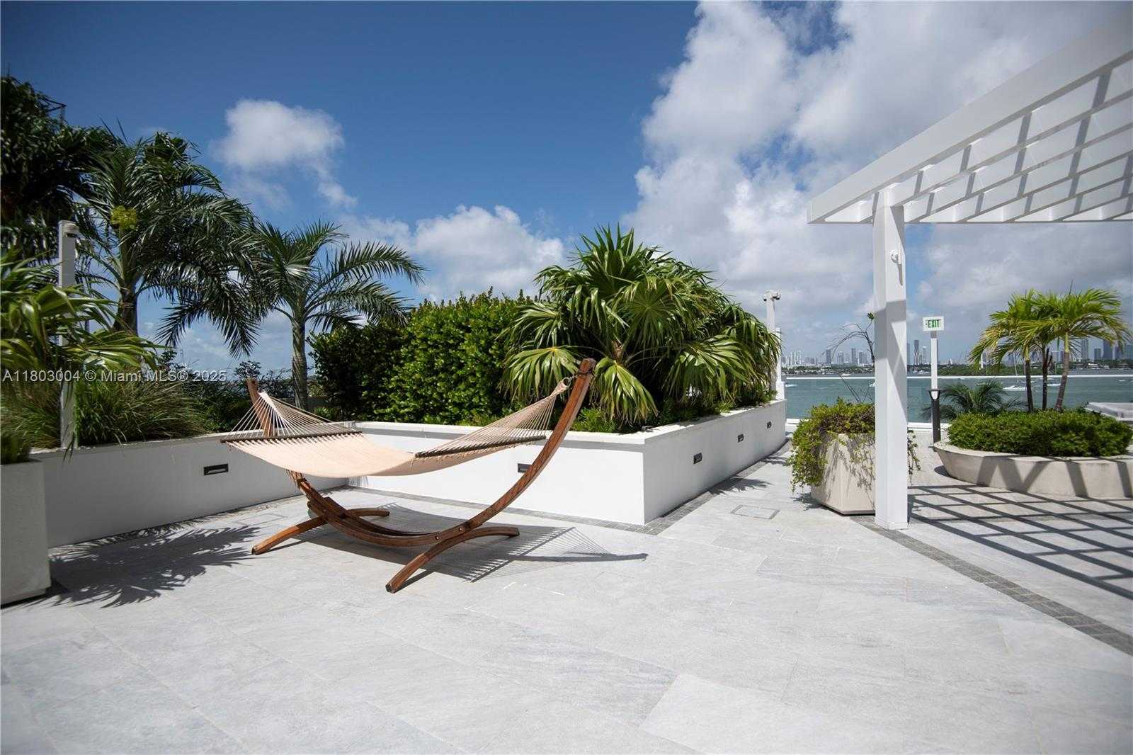 Small Image of 1330 WEST AVE #803, Miami Beach Number 17