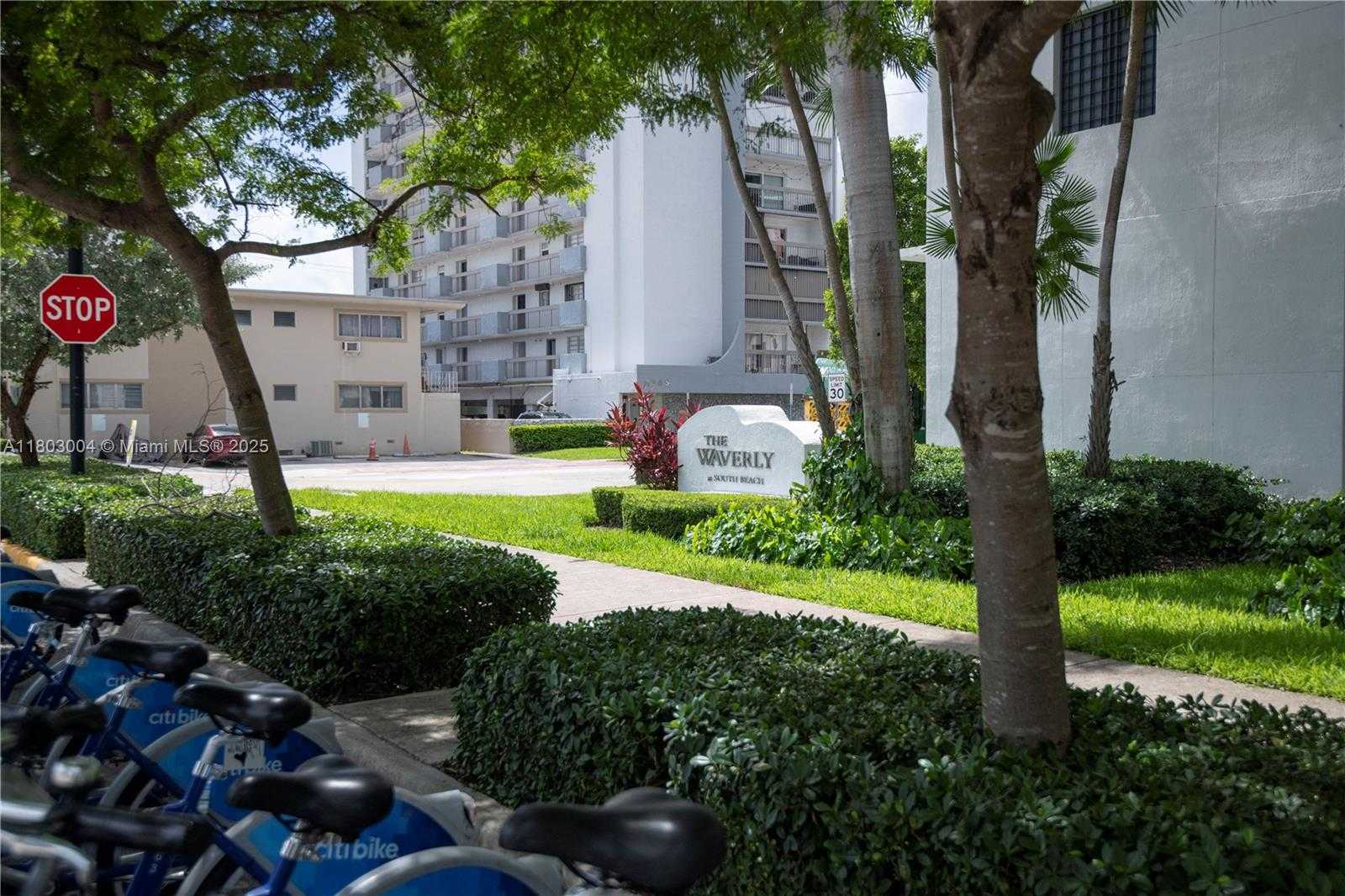 Small Image of 1330 WEST AVE #803, Miami Beach Number 2