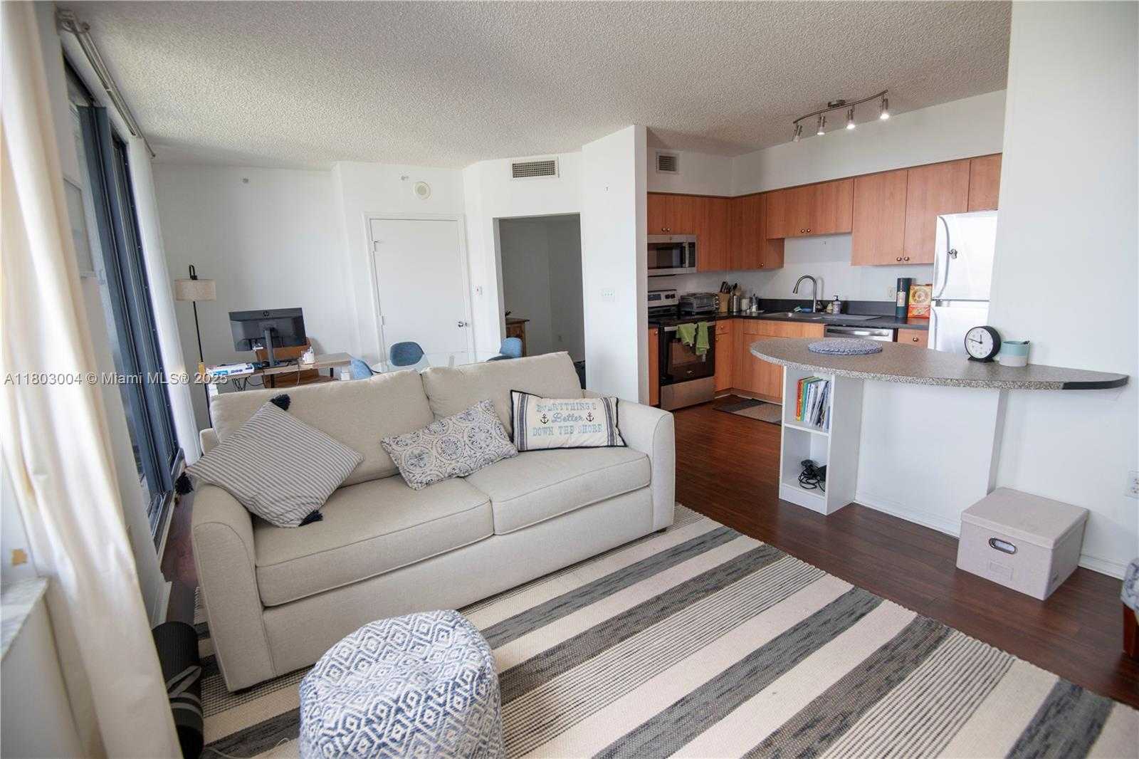 Small Image of 1330 WEST AVE #803, Miami Beach Number 22