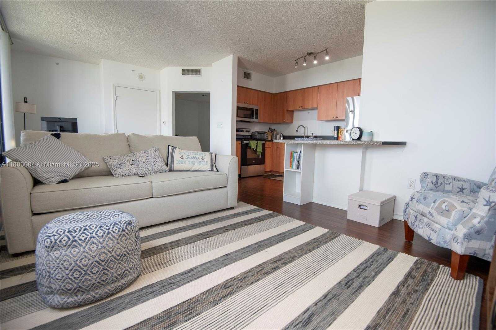 Small Image of 1330 WEST AVE #803, Miami Beach Number 23
