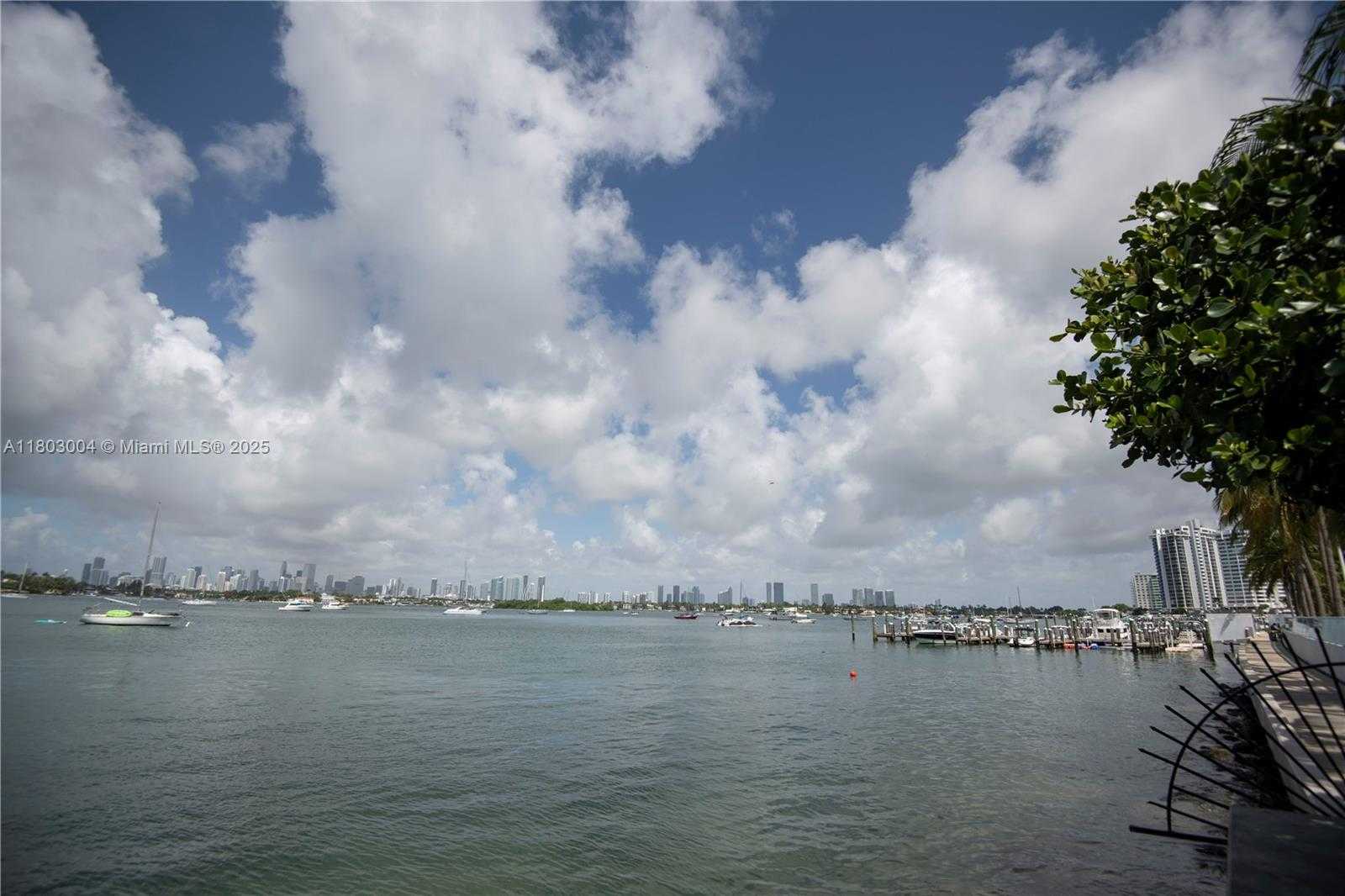 Small Image of 1330 WEST AVE #803, Miami Beach Number 6