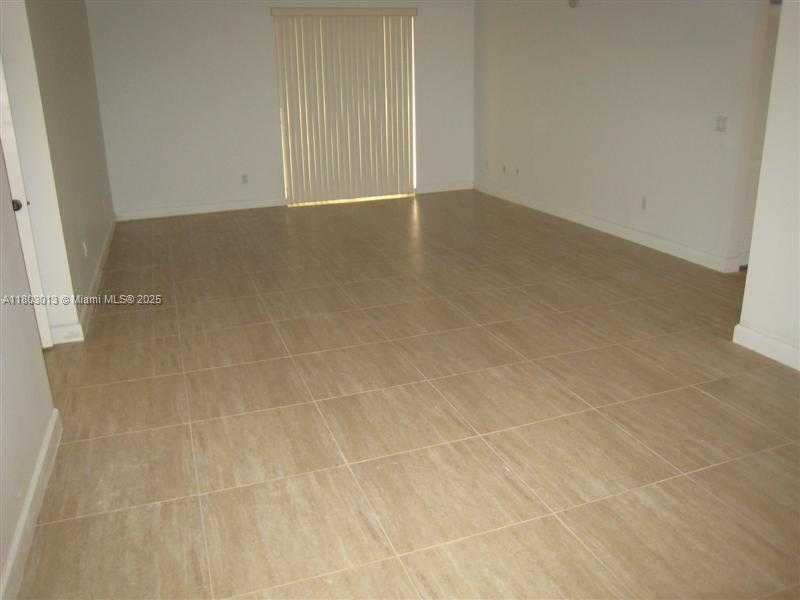 Small Image of 8390 SOUTH WEST 72 AV #413, Miami Number 6