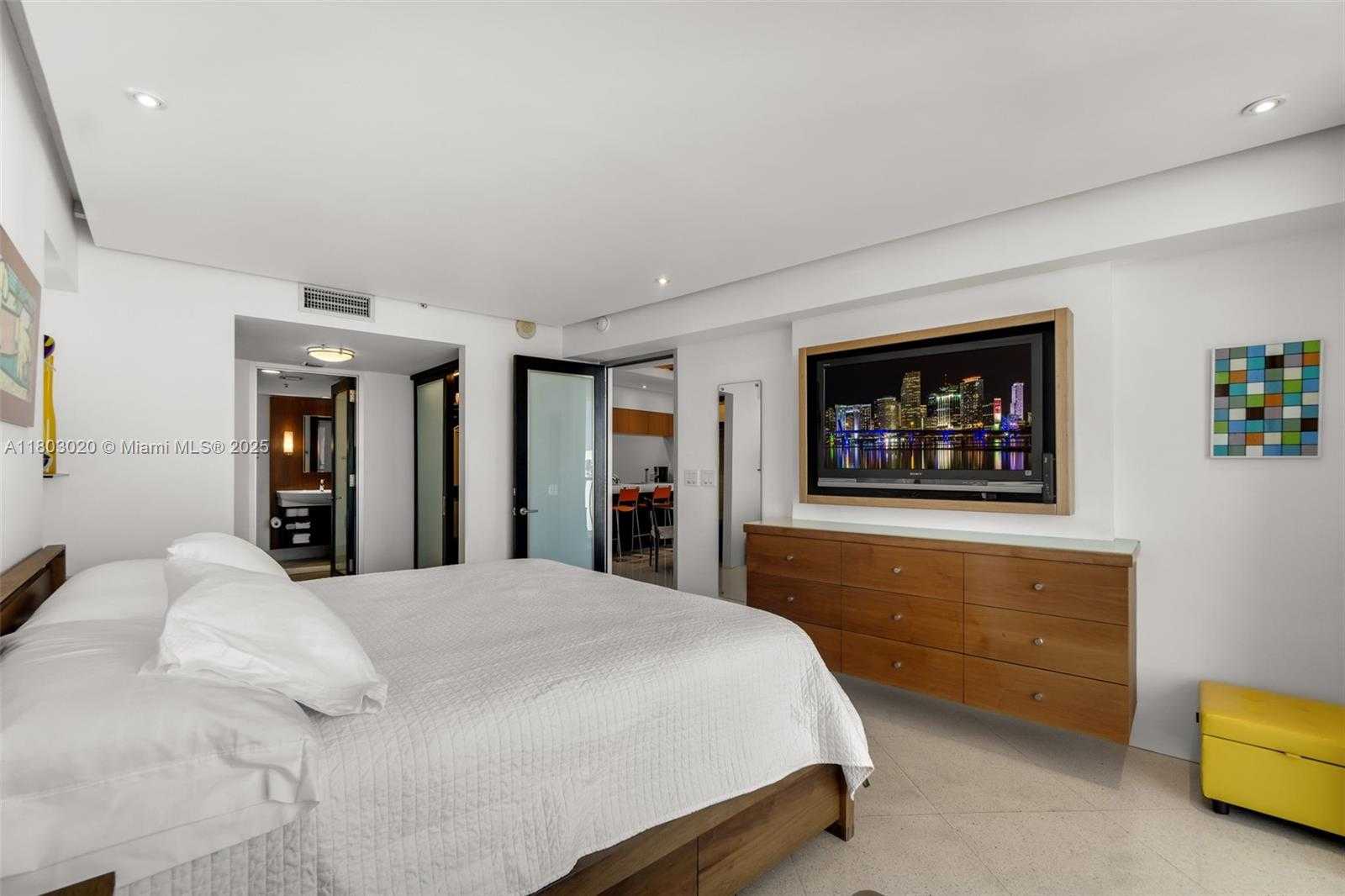 Small Image of 1750 NORTH BAYSHORE DR #3910, Miami Number 6