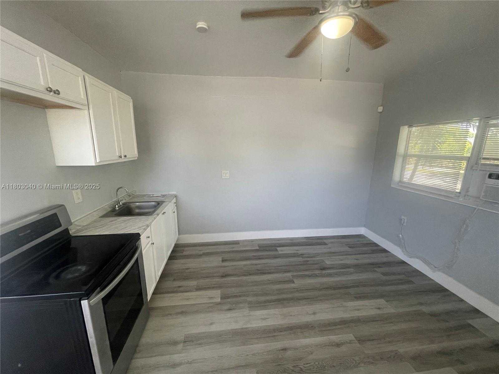 Small Image of 1959 FUNSTON ST #C, Hollywood Number 10