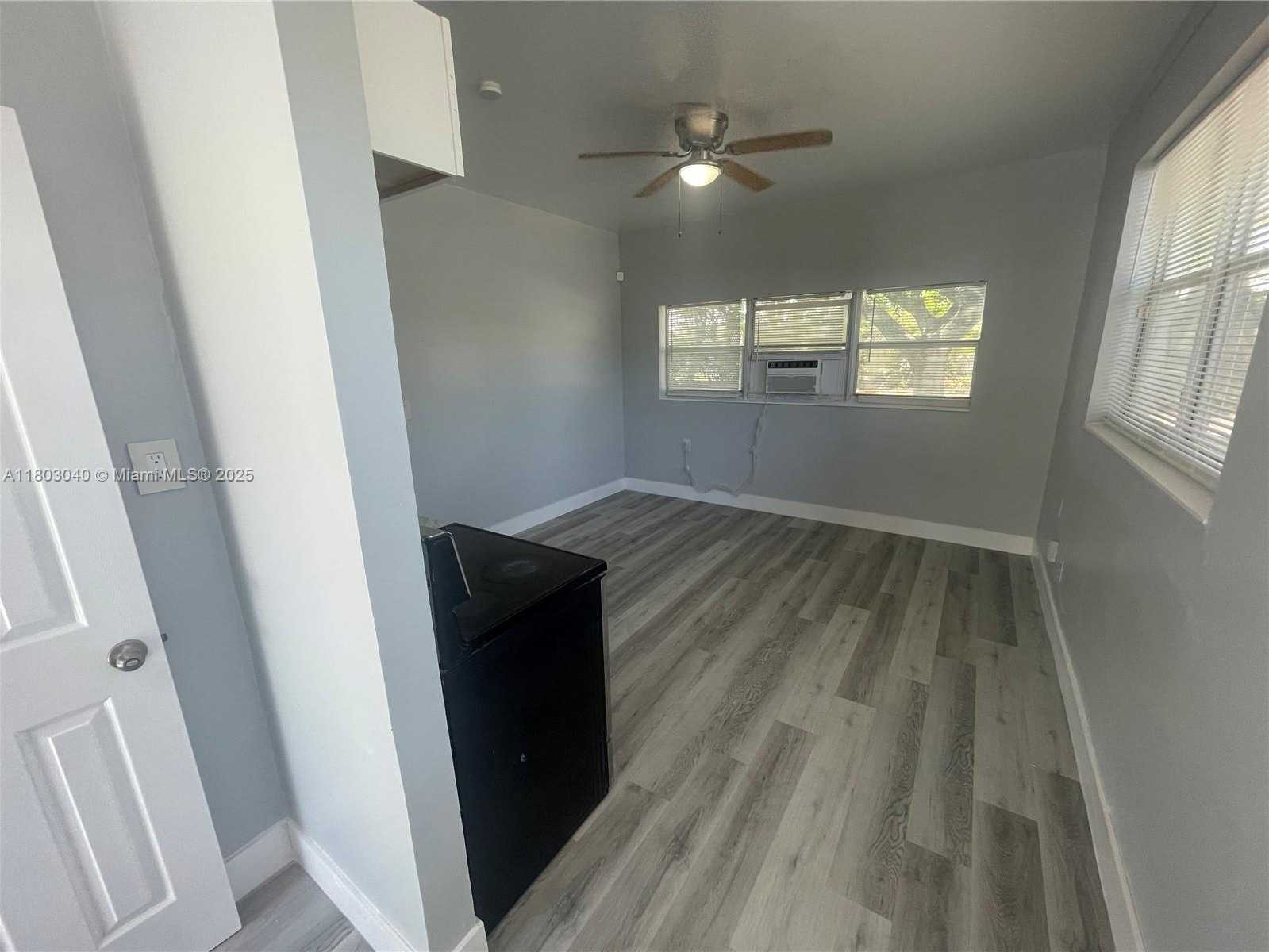 Small Image of 1959 FUNSTON ST #C, Hollywood Number 11
