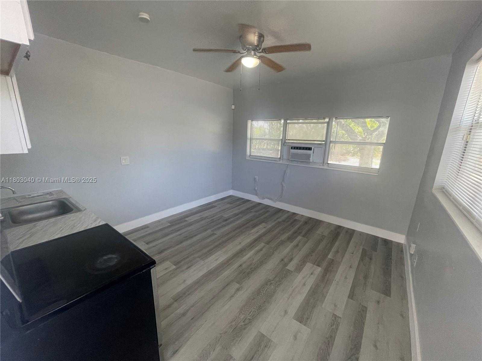 Small Image of 1959 FUNSTON ST #C, Hollywood Number 7