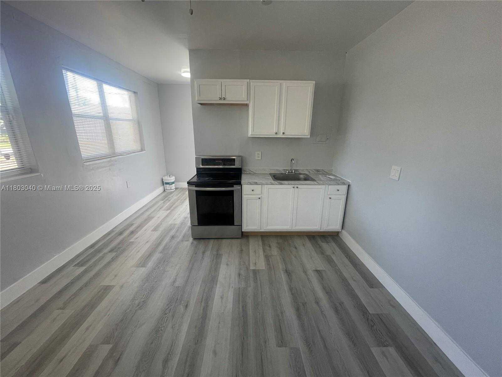 Small Image of 1959 FUNSTON ST #C, Hollywood Number 9