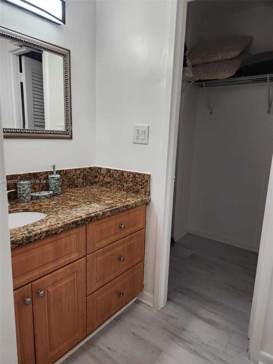 Small Image of 100 LINCOLN RD #407, Miami Beach Number 16