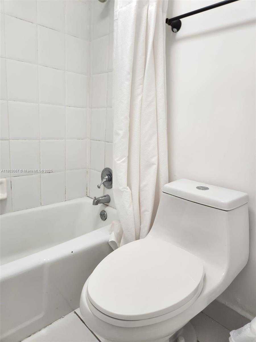 Small Image of 100 LINCOLN RD #407, Miami Beach Number 17