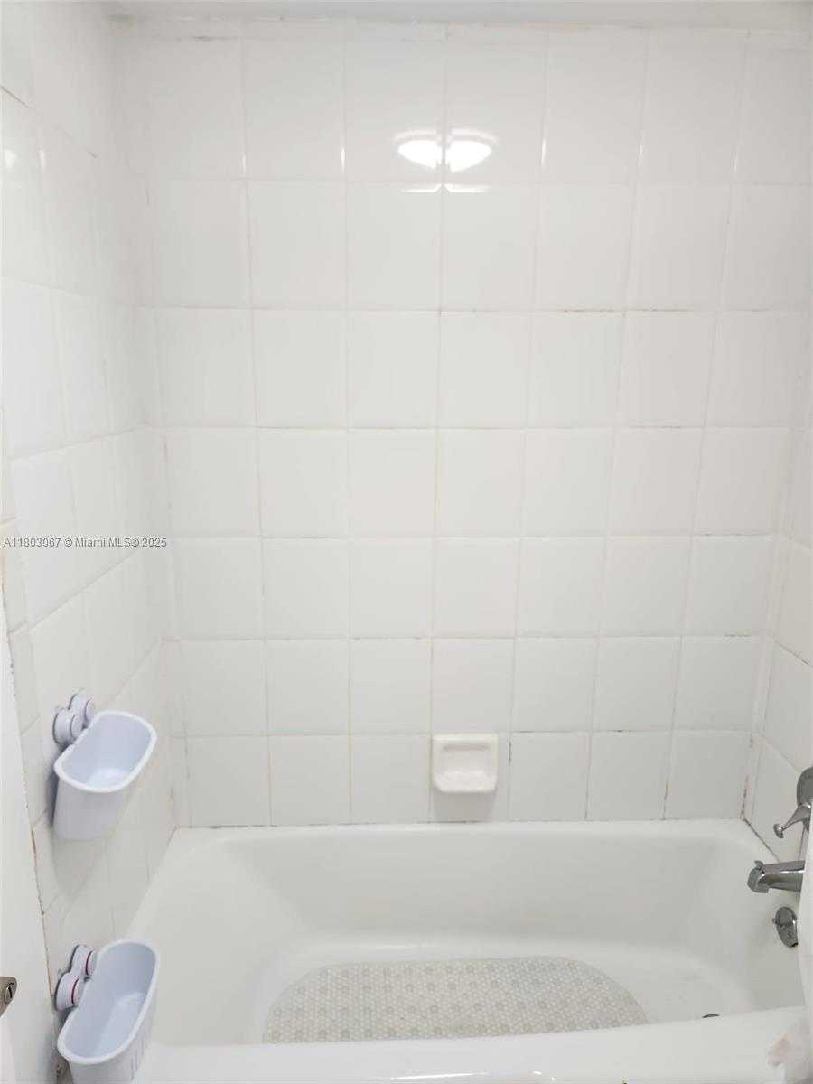 Small Image of 100 LINCOLN RD #407, Miami Beach Number 18