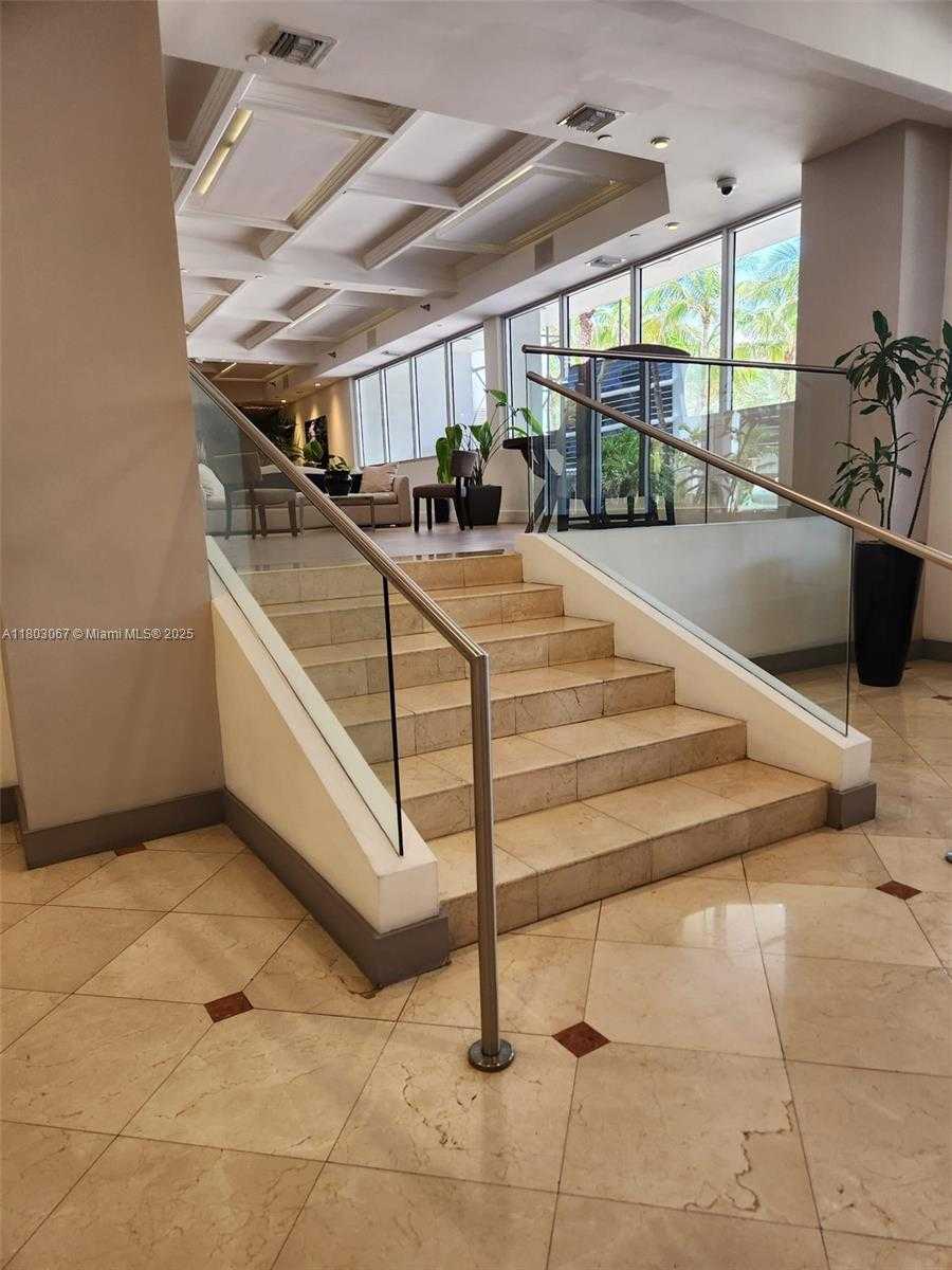 Small Image of 100 LINCOLN RD #407, Miami Beach Number 4