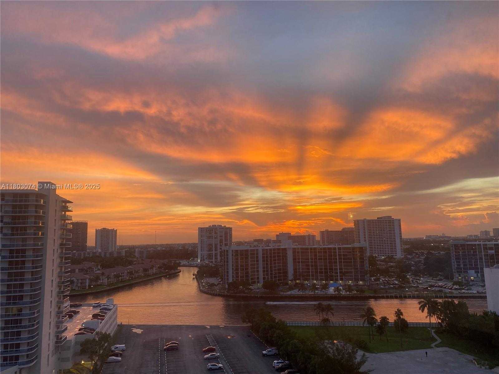 Small Image of 3725 SOUTH OCEAN DR #1427, Hollywood Number 3