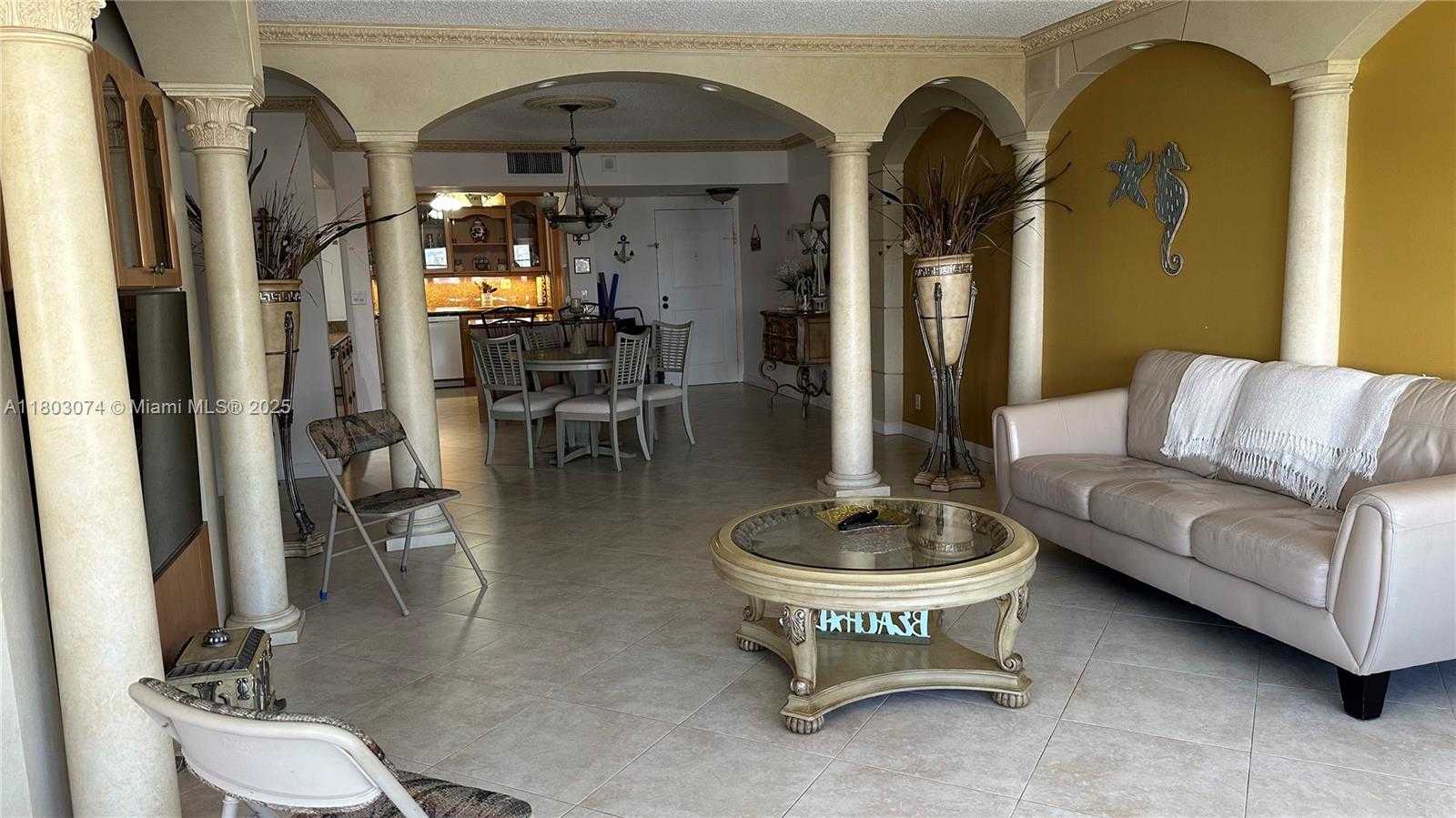 Small Image of 3725 SOUTH OCEAN DR #1427, Hollywood Number 9