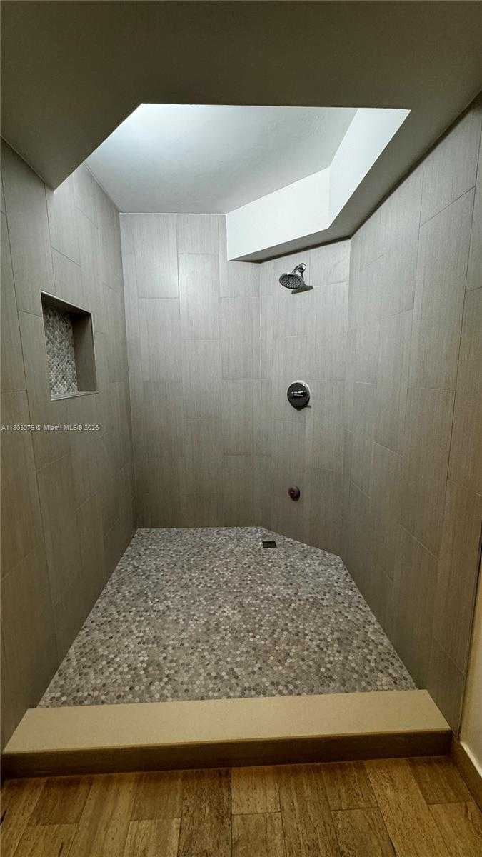 Small Image of 1915 BRICKELL AVE #C1512, Miami Number 14