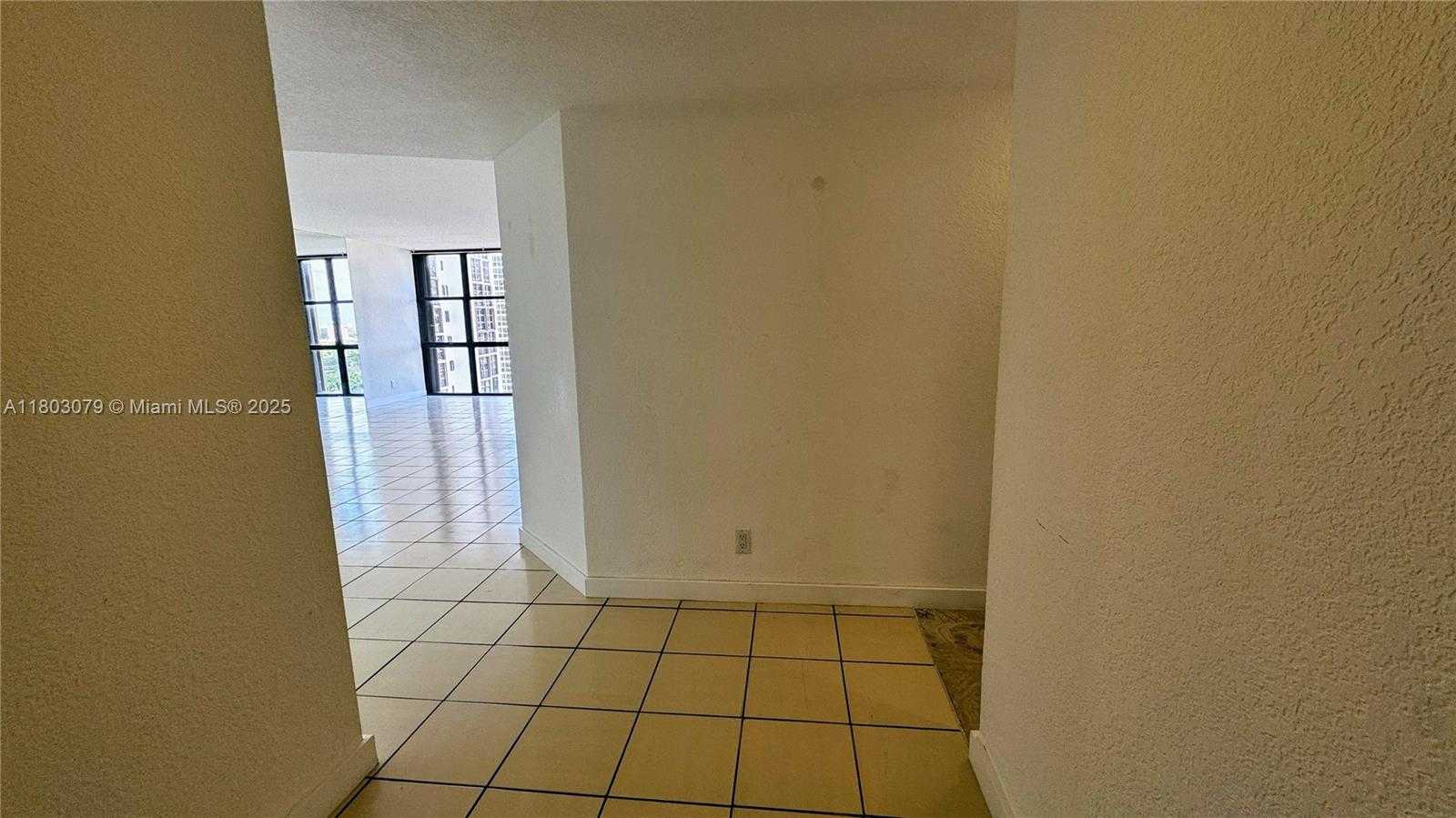 Small Image of 1915 BRICKELL AVE #C1512, Miami Number 3