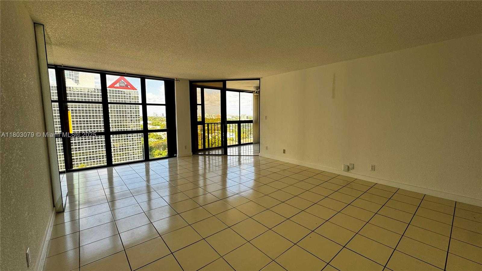 Small Image of 1915 BRICKELL AVE #C1512, Miami Number 5