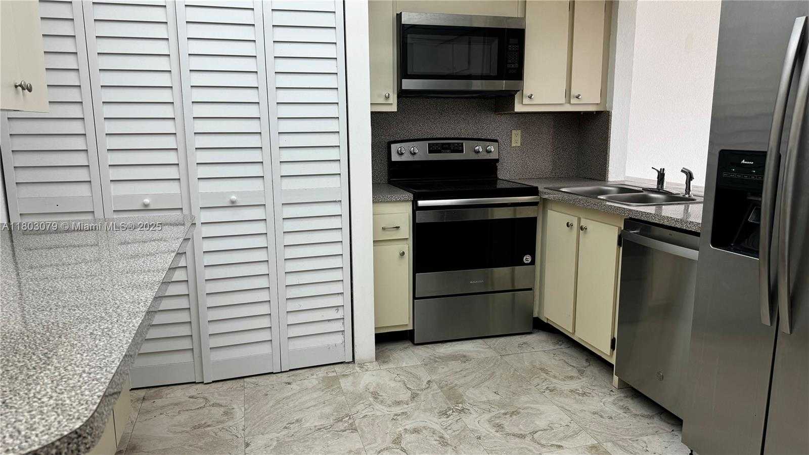 Small Image of 1915 BRICKELL AVE #C1512, Miami Number 6