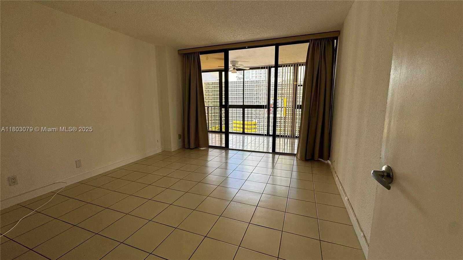 Small Image of 1915 BRICKELL AVE #C1512, Miami Number 9