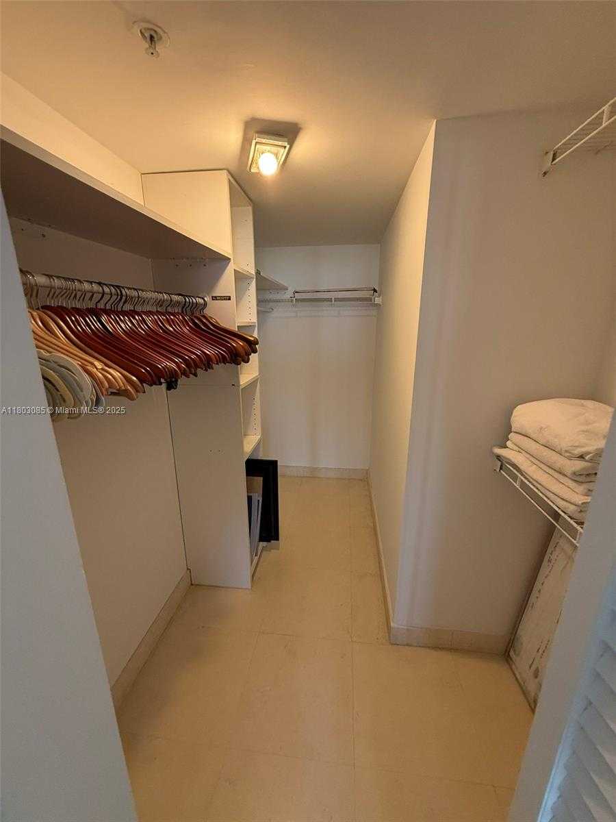 Small Image of 1900 SUNSET HARBOUR DR #2411, Miami Beach Number 10
