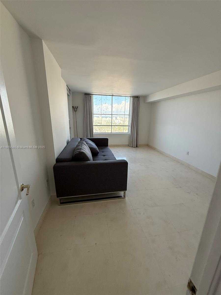 Small Image of 1900 SUNSET HARBOUR DR #2411, Miami Beach Number 13