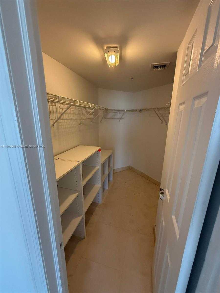 Small Image of 1900 SUNSET HARBOUR DR #2411, Miami Beach Number 15