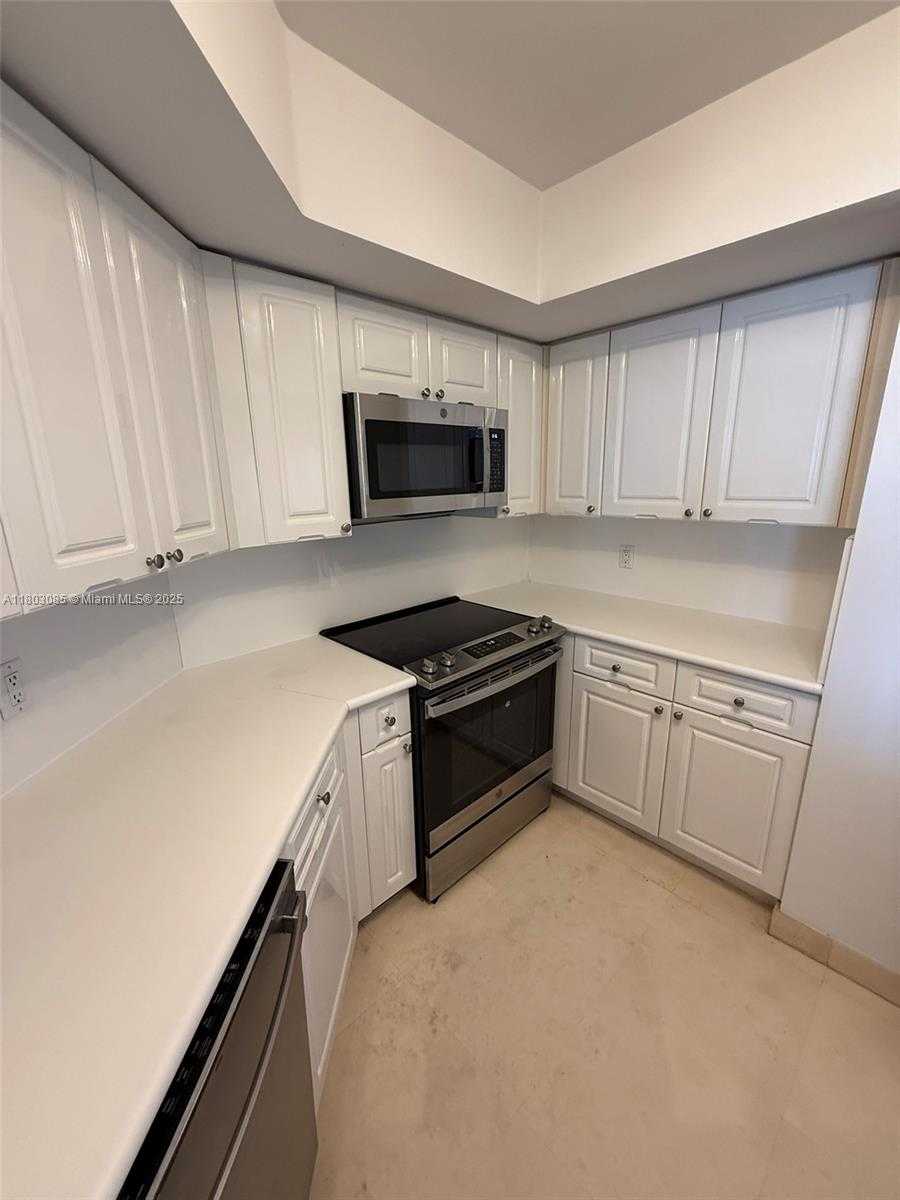 Small Image of 1900 SUNSET HARBOUR DR #2411, Miami Beach Number 3