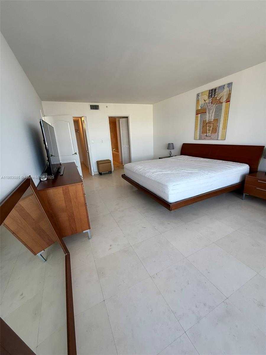 Small Image of 1900 SUNSET HARBOUR DR #2411, Miami Beach Number 6