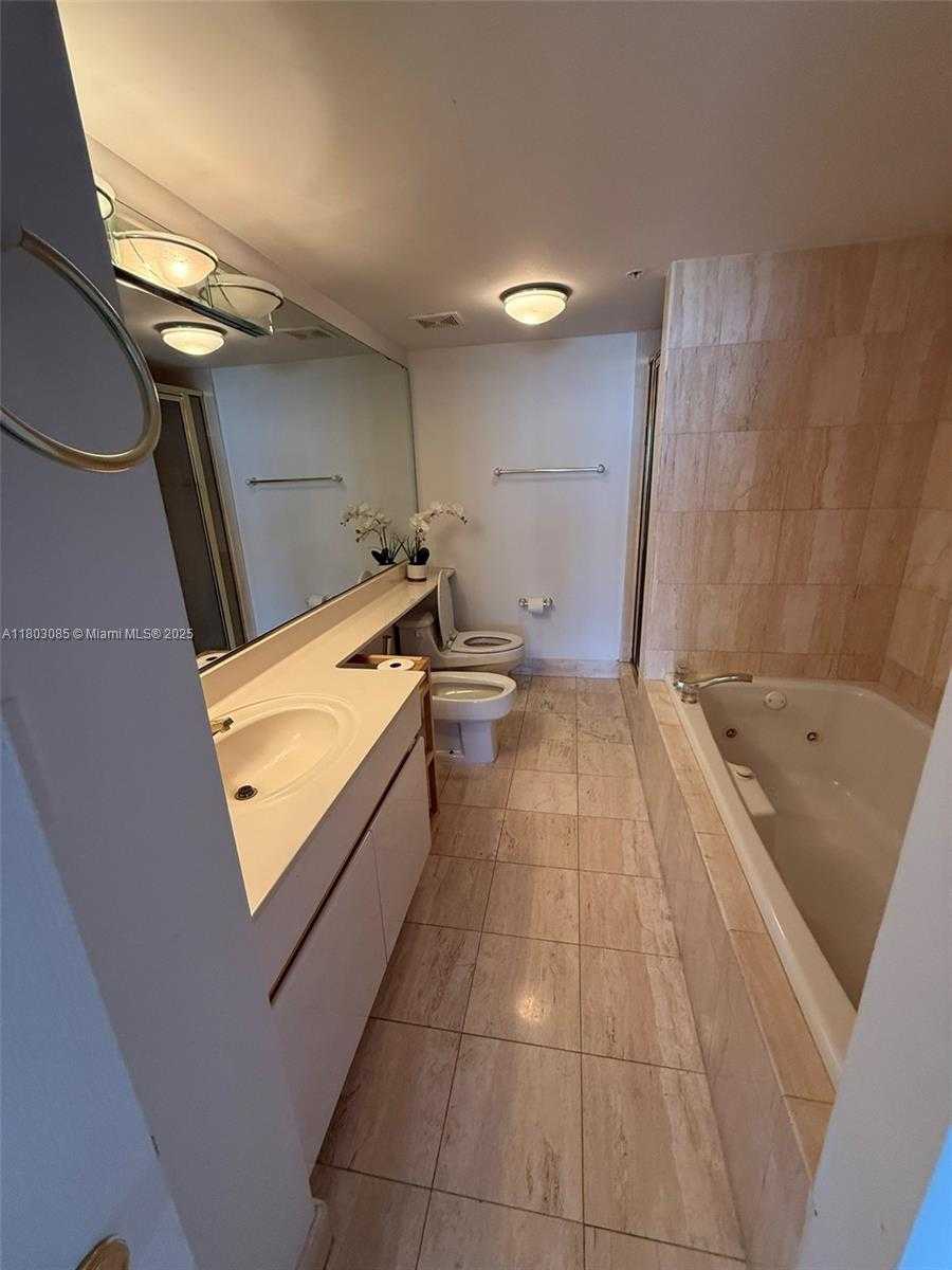 Small Image of 1900 SUNSET HARBOUR DR #2411, Miami Beach Number 7