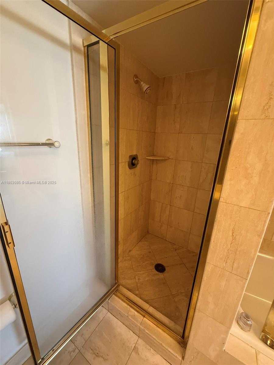 Small Image of 1900 SUNSET HARBOUR DR #2411, Miami Beach Number 8