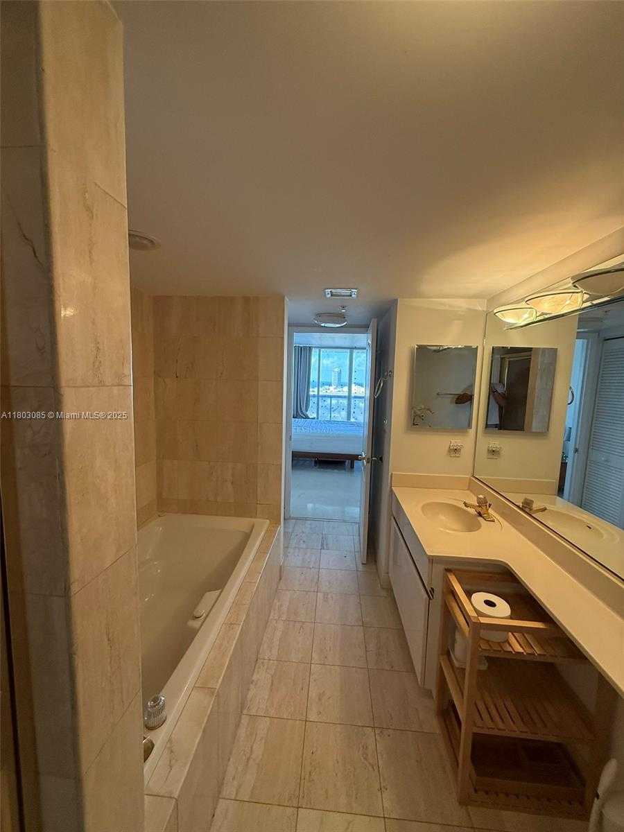 Small Image of 1900 SUNSET HARBOUR DR #2411, Miami Beach Number 9
