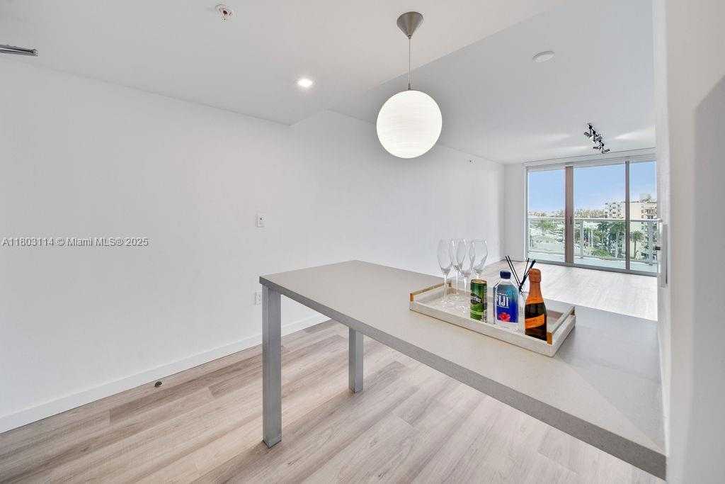 Small Image of 1500 BAY RD #M-0915, Miami Beach Number 6
