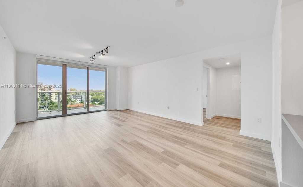 Small Image of 1500 BAY RD #M-0915, Miami Beach Number 7