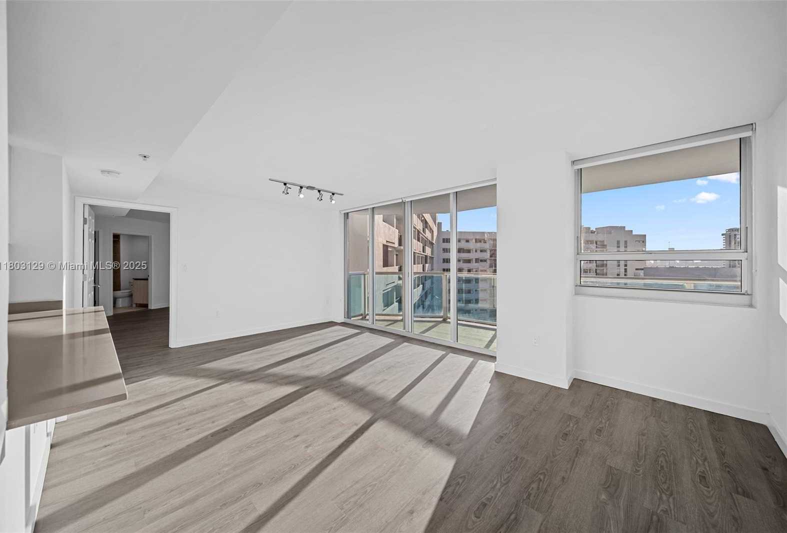 Small Image of 1500 BAY RD #M-0427, Miami Beach Number 13