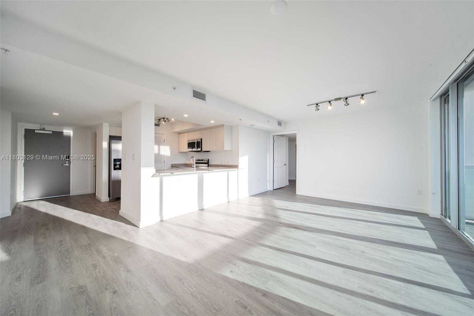 Small Image of 1500 BAY RD #M-0427, Miami Beach Number 15
