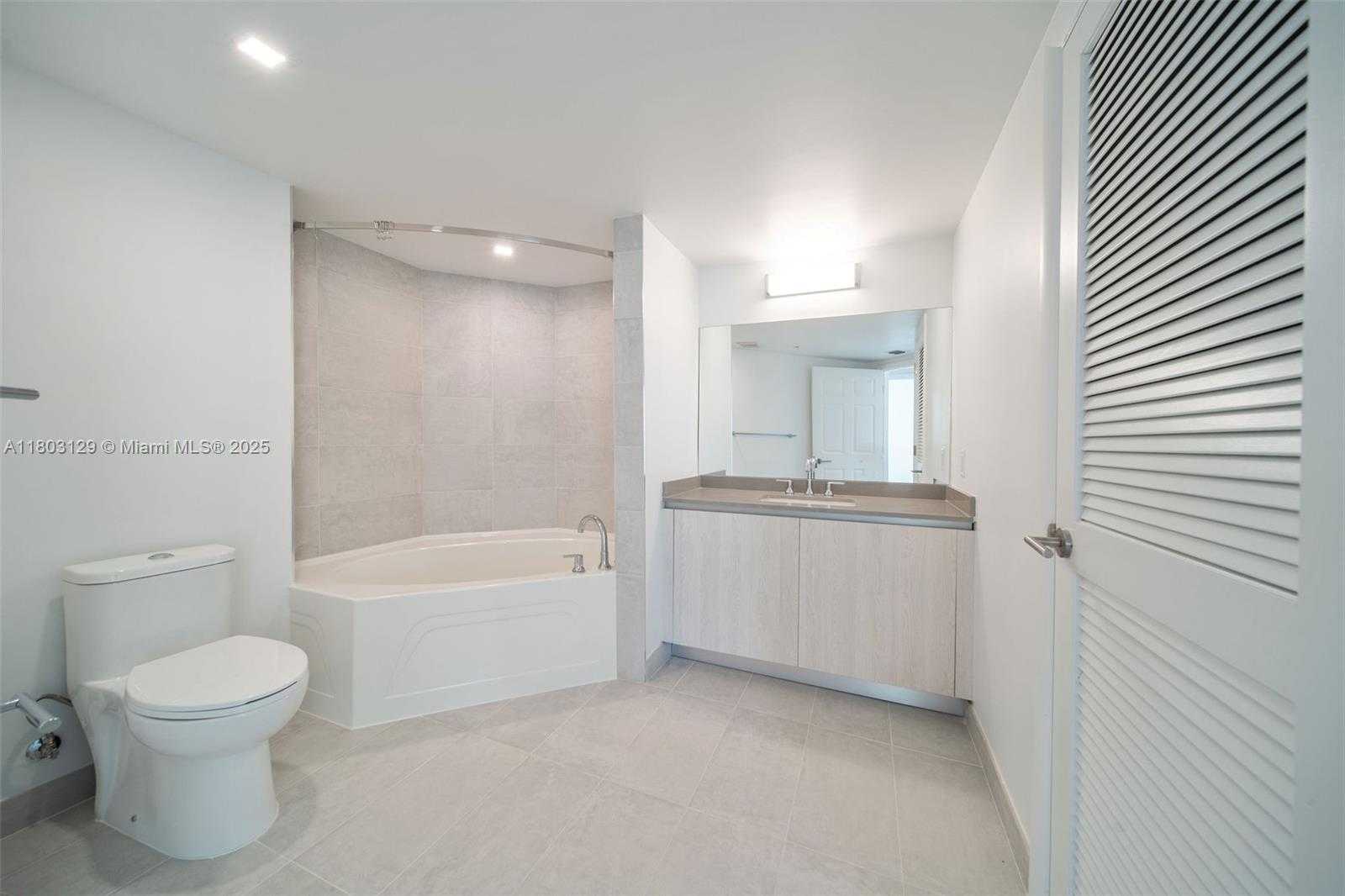 Small Image of 1500 BAY RD #M-0427, Miami Beach Number 24