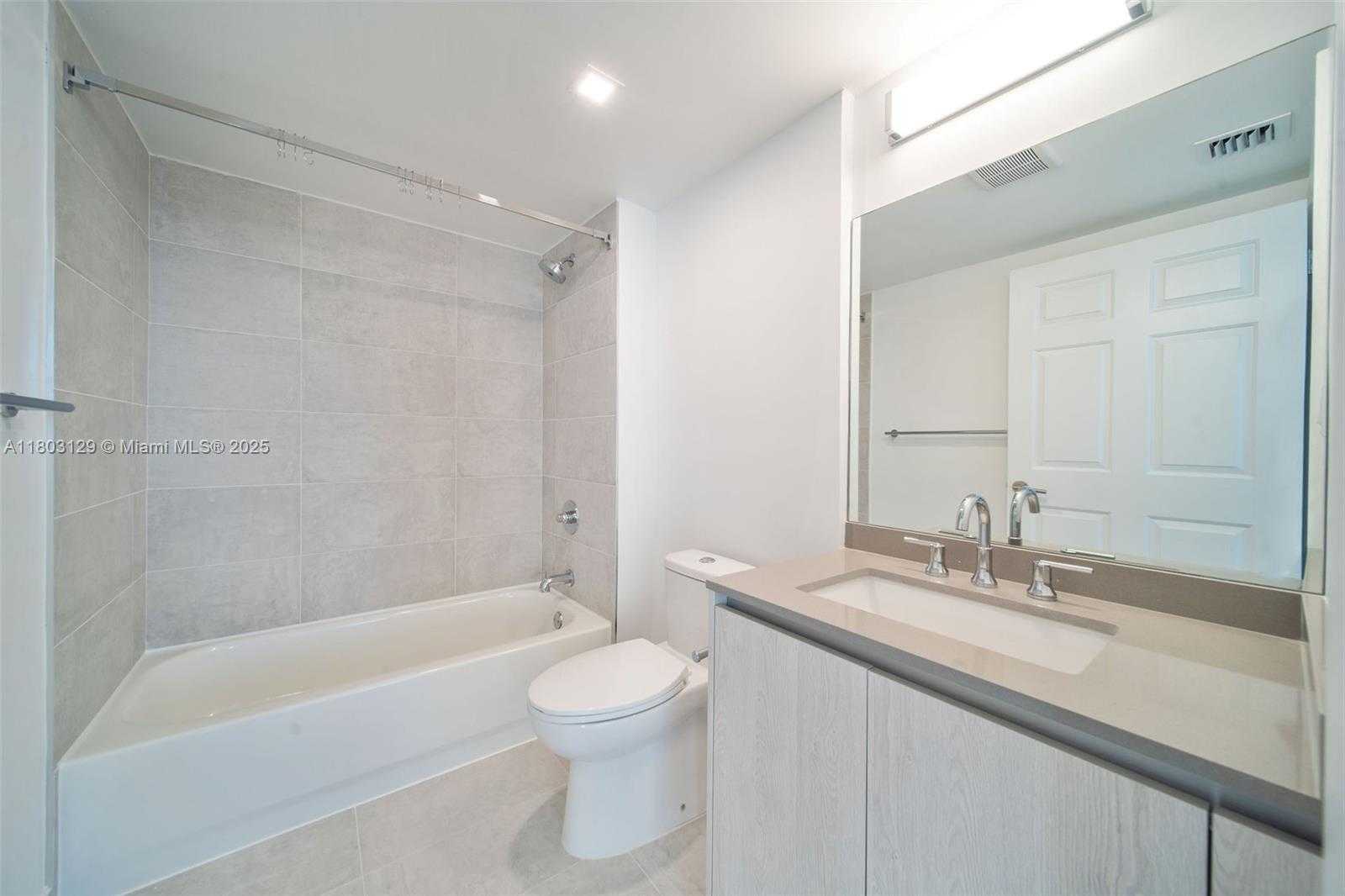 Small Image of 1500 BAY RD #M-0427, Miami Beach Number 25