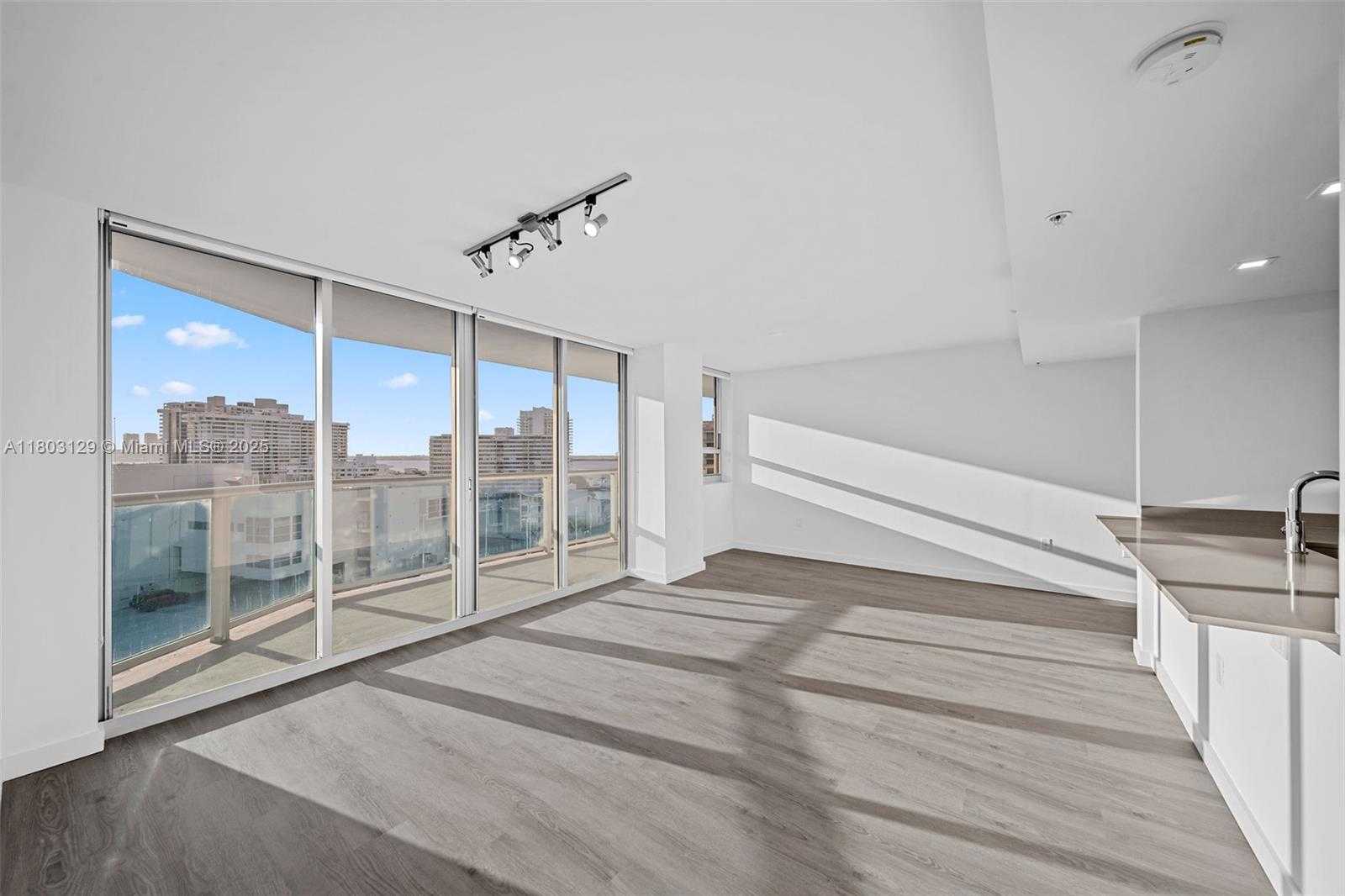 Small Image of 1500 BAY RD #M-0427, Miami Beach Number 9