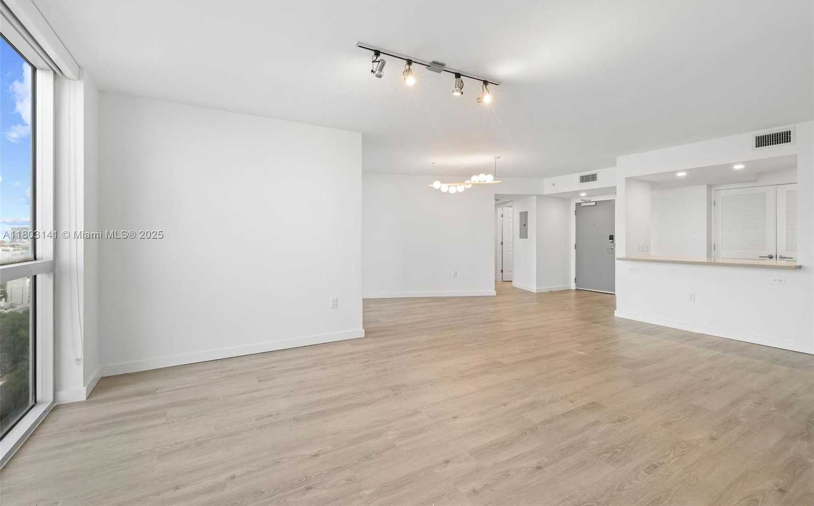 Small Image of 1500 BAY RD #M-0417, Miami Beach Number 15