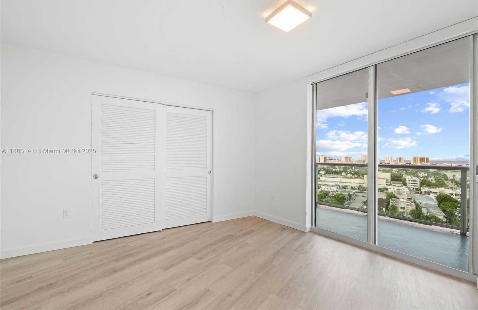 Small Image of 1500 BAY RD #M-0417, Miami Beach Number 27