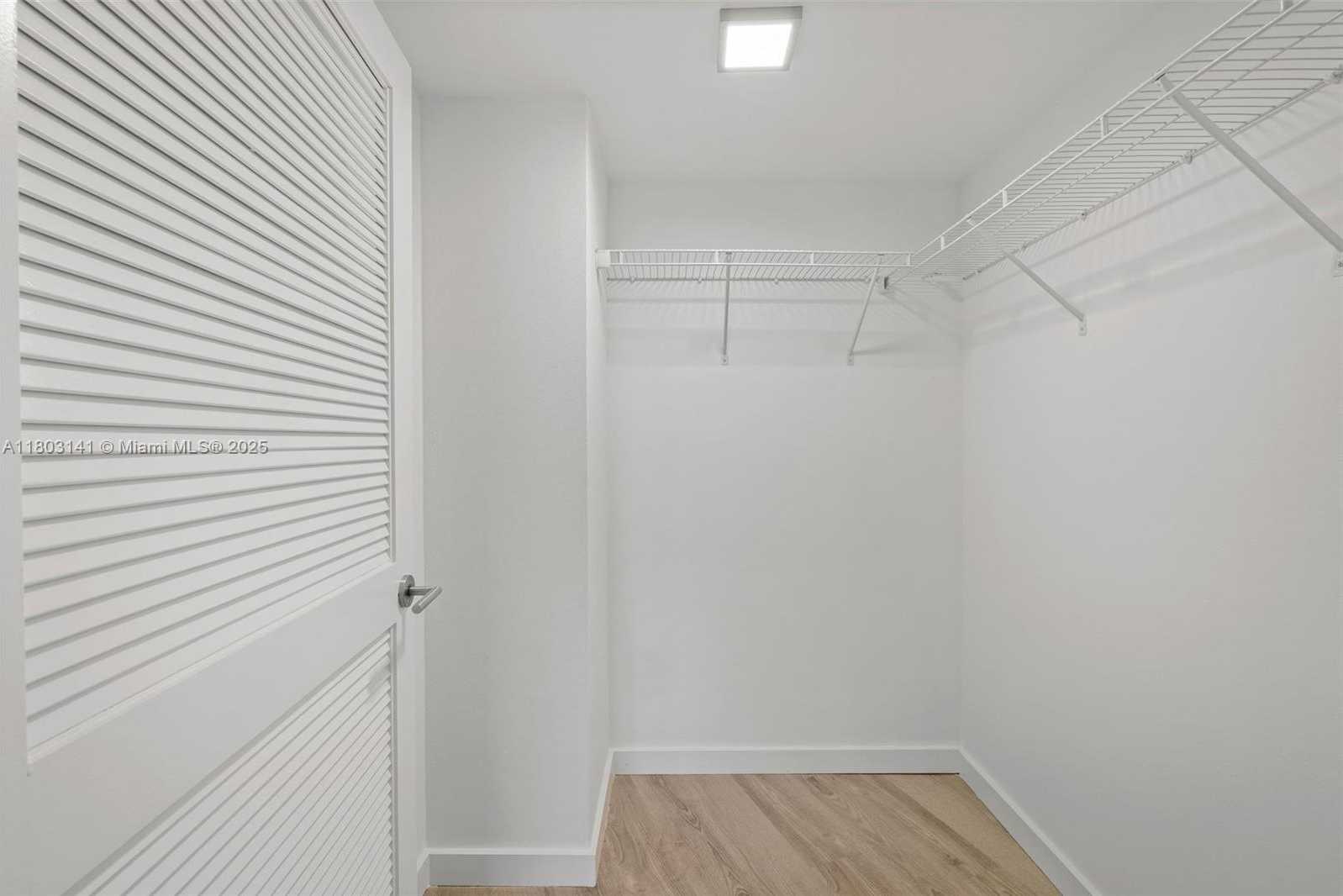 Small Image of 1500 BAY RD #M-0417, Miami Beach Number 28