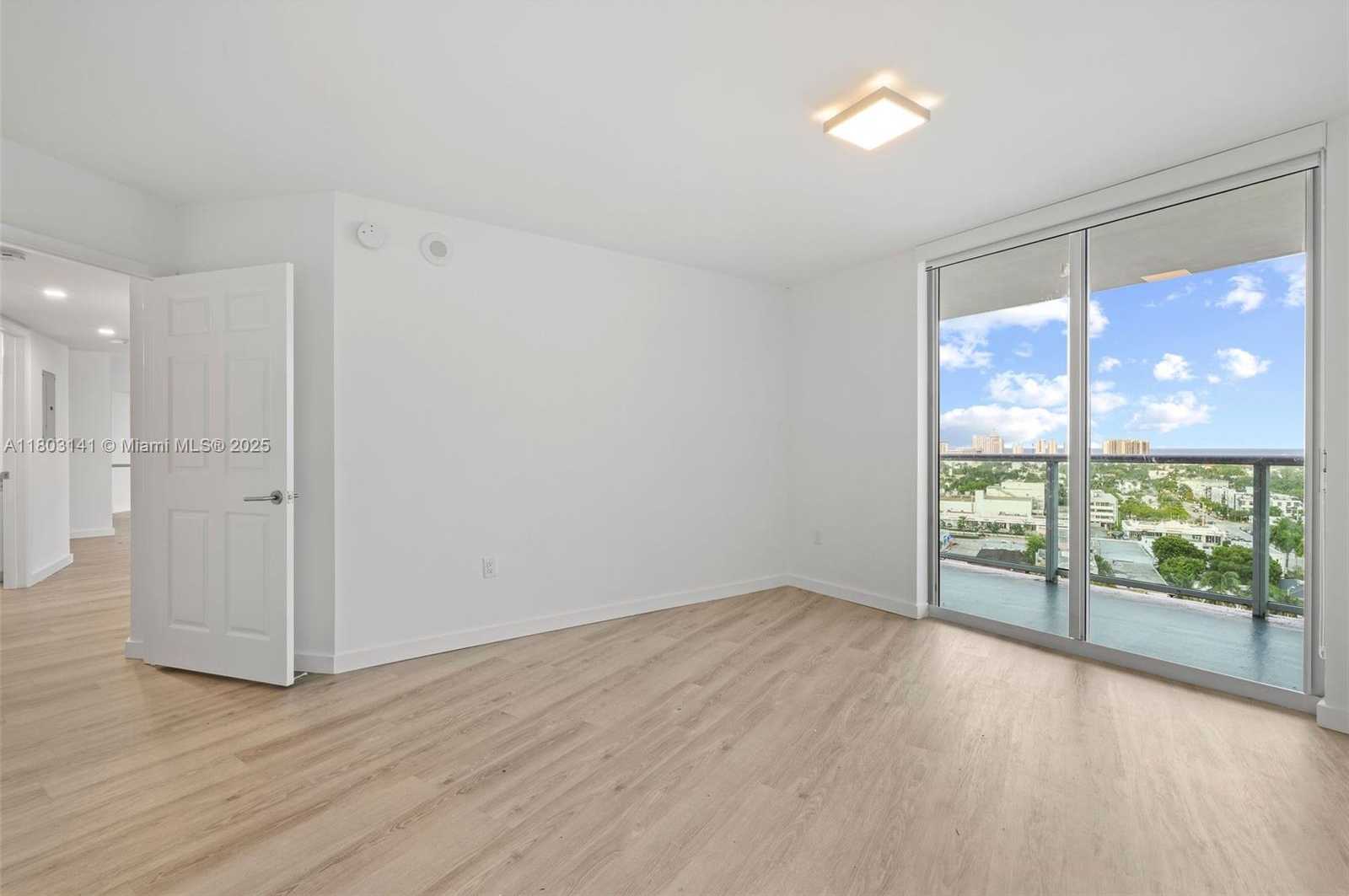 Small Image of 1500 BAY RD #M-0417, Miami Beach Number 34