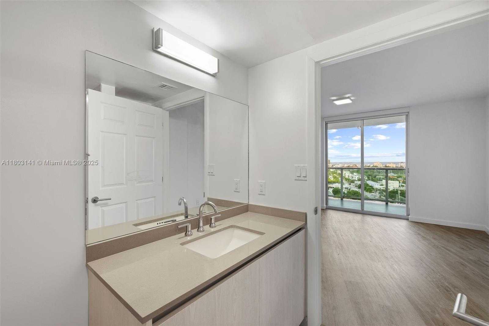 Small Image of 1500 BAY RD #M-0417, Miami Beach Number 37