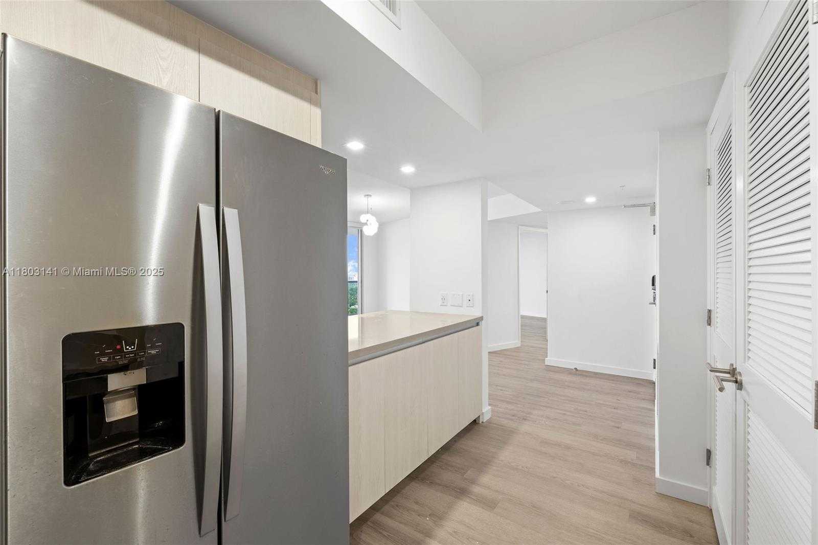 Small Image of 1500 BAY RD #M-0417, Miami Beach Number 5