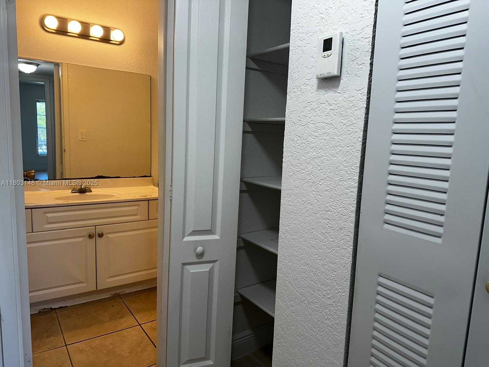Small Image of 5201 GENEVA WAY #306, Doral Number 10